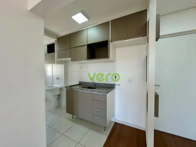Apartamento com 2 dormitórios para alugar, 54 m² por R$ 2.155/mês - Vila Rehder - American