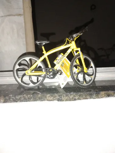 Vendo uma bicicleta