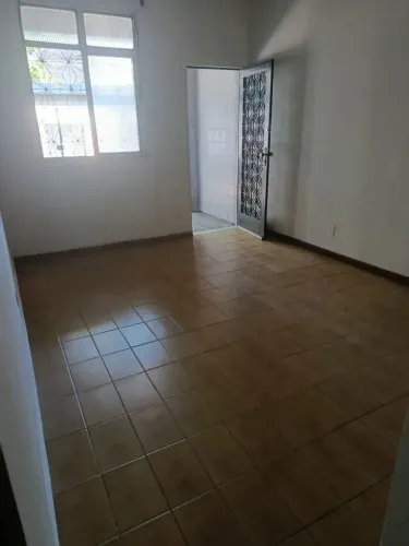 Casa espaçosa com 2 quartos e garagem