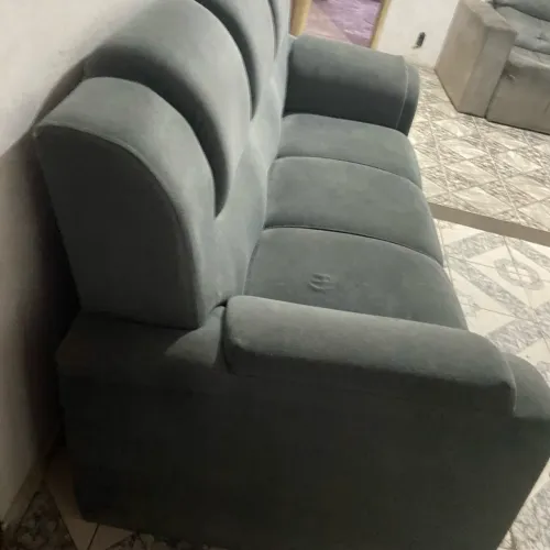 Sofá cinza chumbo 