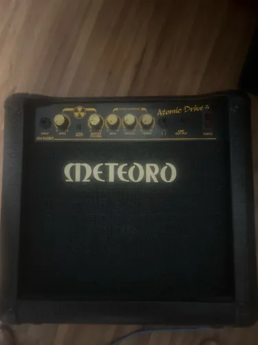 Cubo de guitarra Meteoro atomic drive