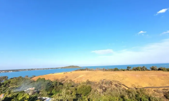 Terreno grande perto da praia em Guarapari