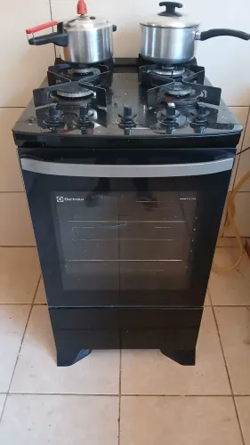 Fogão Electrolux 4 bocas preto novo