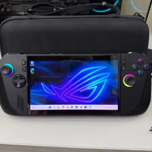 ASUS ROG ALLY X 1TB + BOLSA DE TRANSPORTE E PELÍCULA SKULL & CO