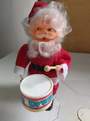 Papai Noel antigo. 60 reais 
