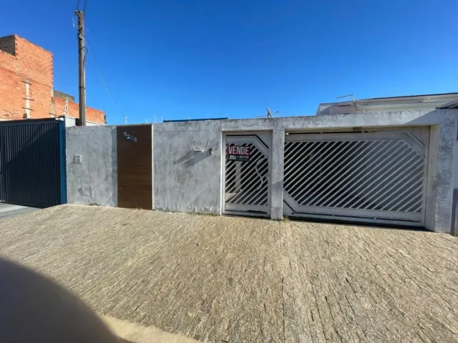 Casa à venda no bairro Vila José Kalil Aun em Cosmópolis/SP.