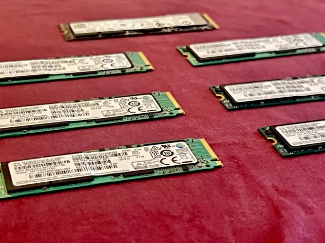 Lote de SSDs Samsung 1T ( 4 Unidades )