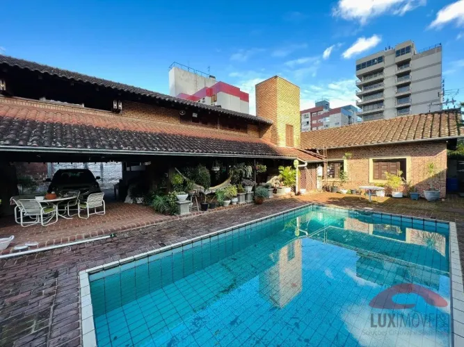 Casa em Rio Grande do Sul, Novo Hamburgo, Rua Onze de Junho. 2 Banheiros 5 Dorm.
