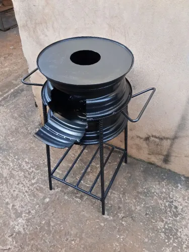 Fogão a lenha ? de roda 