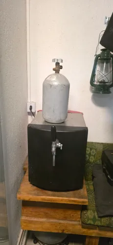 Chopeira, com extratora e reguladora co2 de 2 kg 