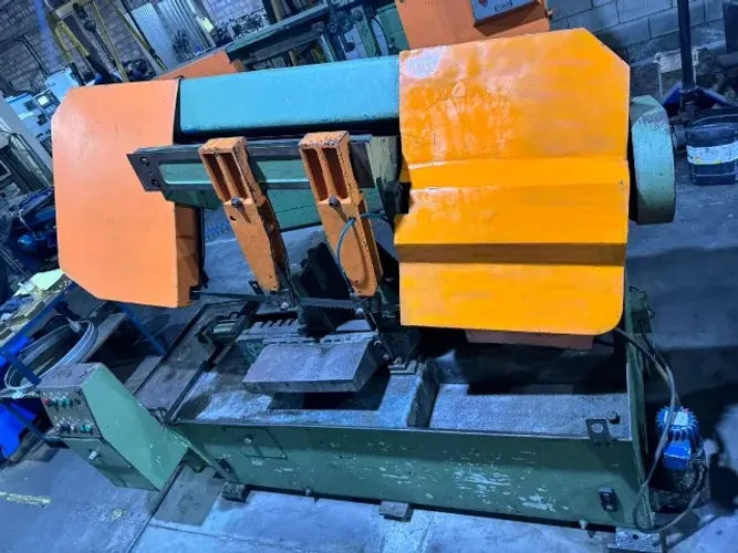 Serra de fita SF 460 com morça hidráulica 