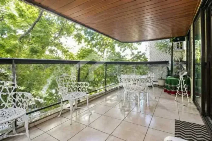Apartamento : Padrão / Residencial / Leblon