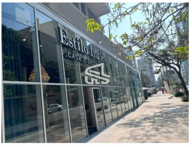 Loja Comercial à Venda com 240 M² Pinheiros, São Paulo