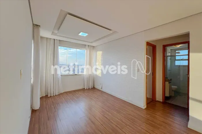 Excelente apartamento de 2 quartos com elevador Graça