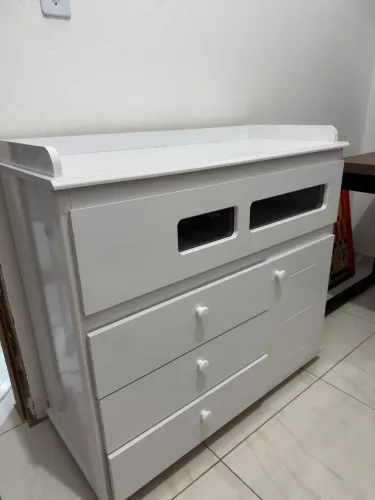 Cômoda extremamente nova e conservada