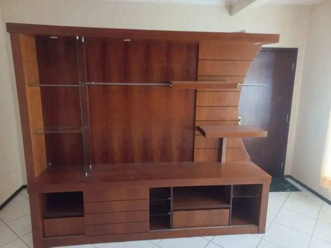 Rack/Estante para sala grande em madeira escura
