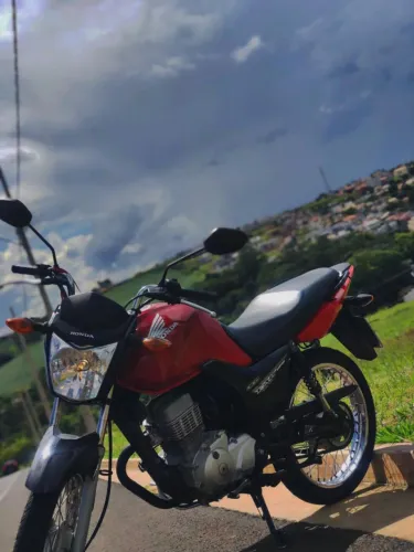 Vendo moto cg125fan 2016