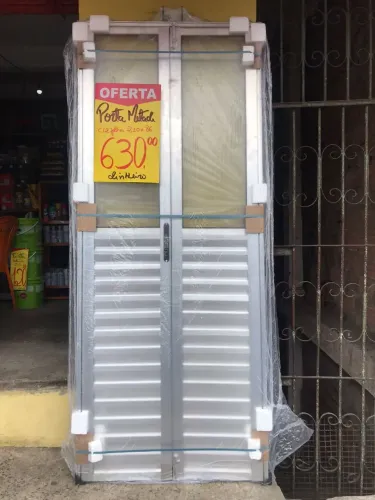Porta alumínio tradicional 2,10x86 com 2 folhas