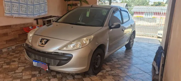 Peugeot 207 XR 1.4 Flex 8V 5P 2011