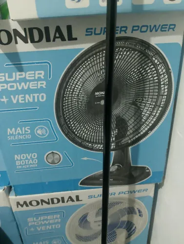 Ventiladores de mesa e de pé na promoção