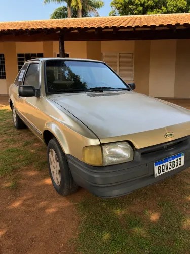 Ford Escort GL 1.6i / 1.6 (álcool) 1988