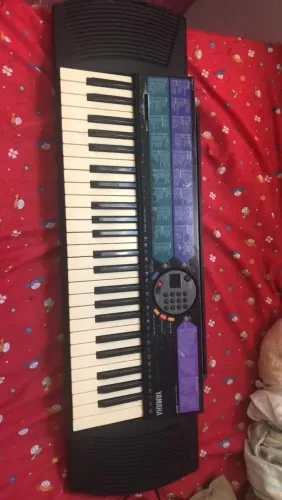 Vende-se Teclado de estudo em bom estado de uso