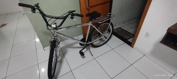 Bicicleta em alumínio