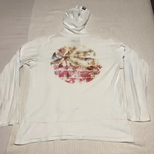 camiseta manga longa south to south com capuz tamanho m