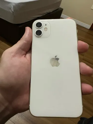 Iphone 11 64GB + Carregador Original 