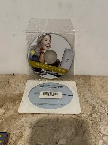 Cd: Motorola Phone Tools Version 4 + Nokia Musicas Ilimitadas - Vintage Raro