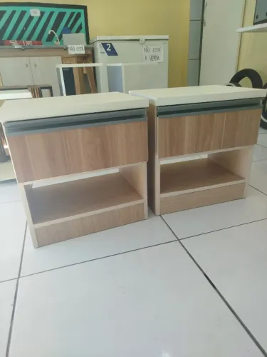 Mesa de Cabeceira
