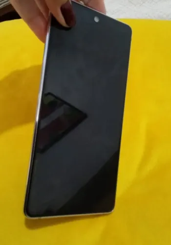 Celular semi novo