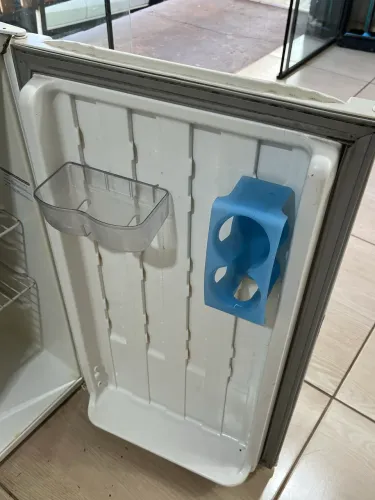 Vendo frigobar cônsul semi novo
