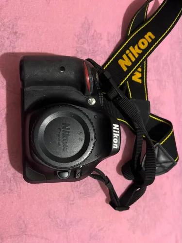 Câmera à venda D5200