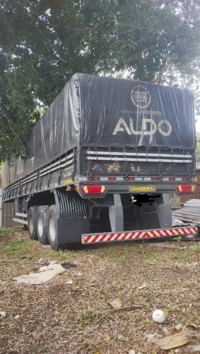 Carreta Gerra LS graneleiro 2015 com pneus