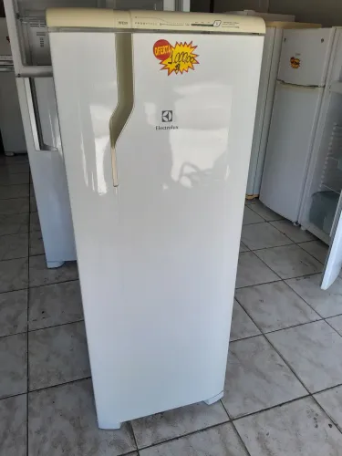 Geladeira Electrolux frost free. Ja incluso a entrega se for Rio preto 17. * 