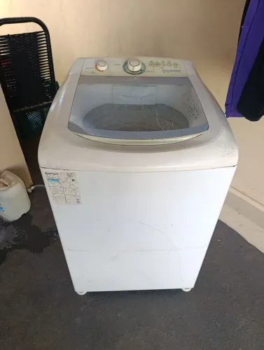 Vendo máquina de lavar usada para retirar peças 