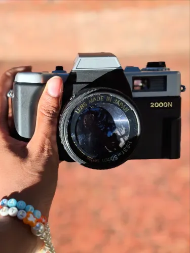 Câmera analógica 2000N com lente 50 mm