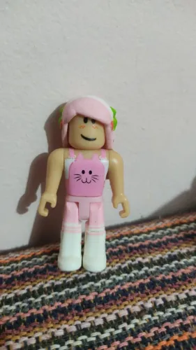 Boneco roblox jazwares. Importado