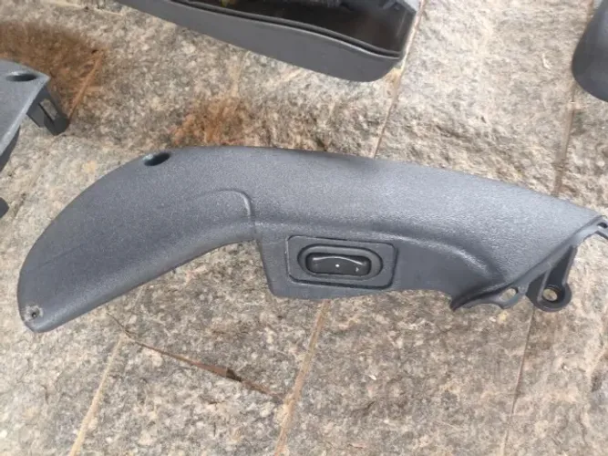 Acessórios forro de porta corsa hatch 2012
