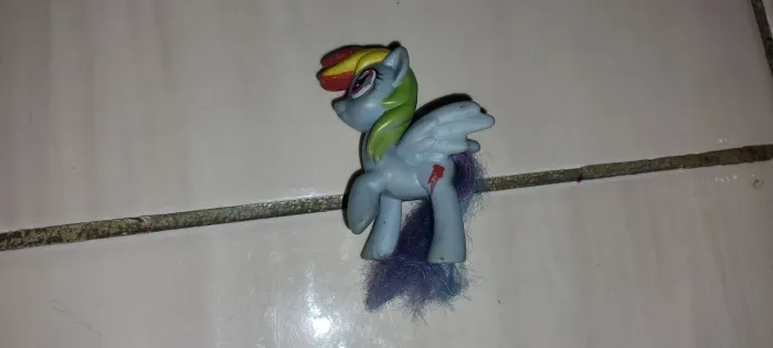 Brinquedo my little pony colecionável rainbow dash