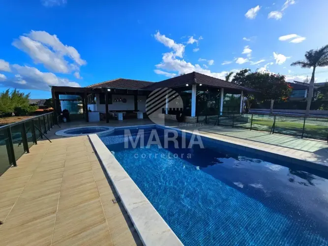 Casa em condomínio fechado com 05 suítes à venda em Gravatá/PE!
