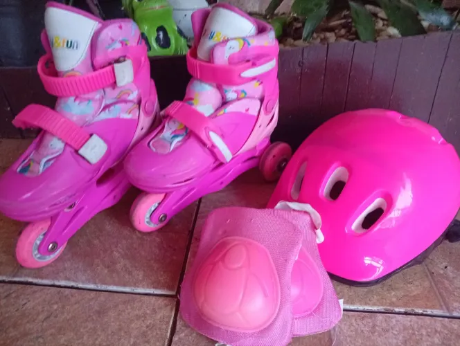 Patins Rosa com kit de proteção 