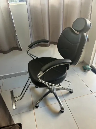 Cadeira para profissional da beleza