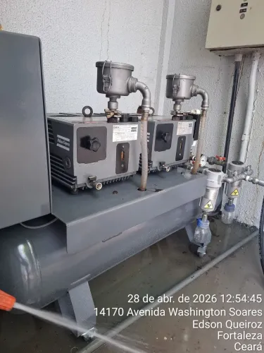 Manutenção  em compressores parafusos bombas de vácuo e secadores industrial e hospitalar 