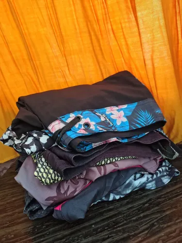 Lote de bermudas tam40 /42 Oakley e Hurley