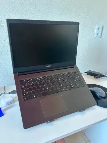 Acer Aspire 3 (modelo A315) processador AMD Ryzen 3 de 8GB de RAM e 1TB de HD).
