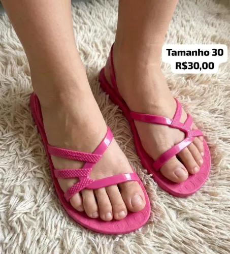 Sandália infantil tamanhos 30 e 31 