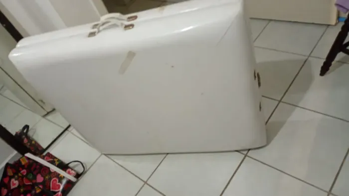 Vendo Maq de lavar roupa 12 kl 300 220w e maca portátil 150