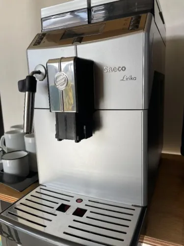 Máquina de café Saeco Lirika Automática Plus Silver/Black 110v